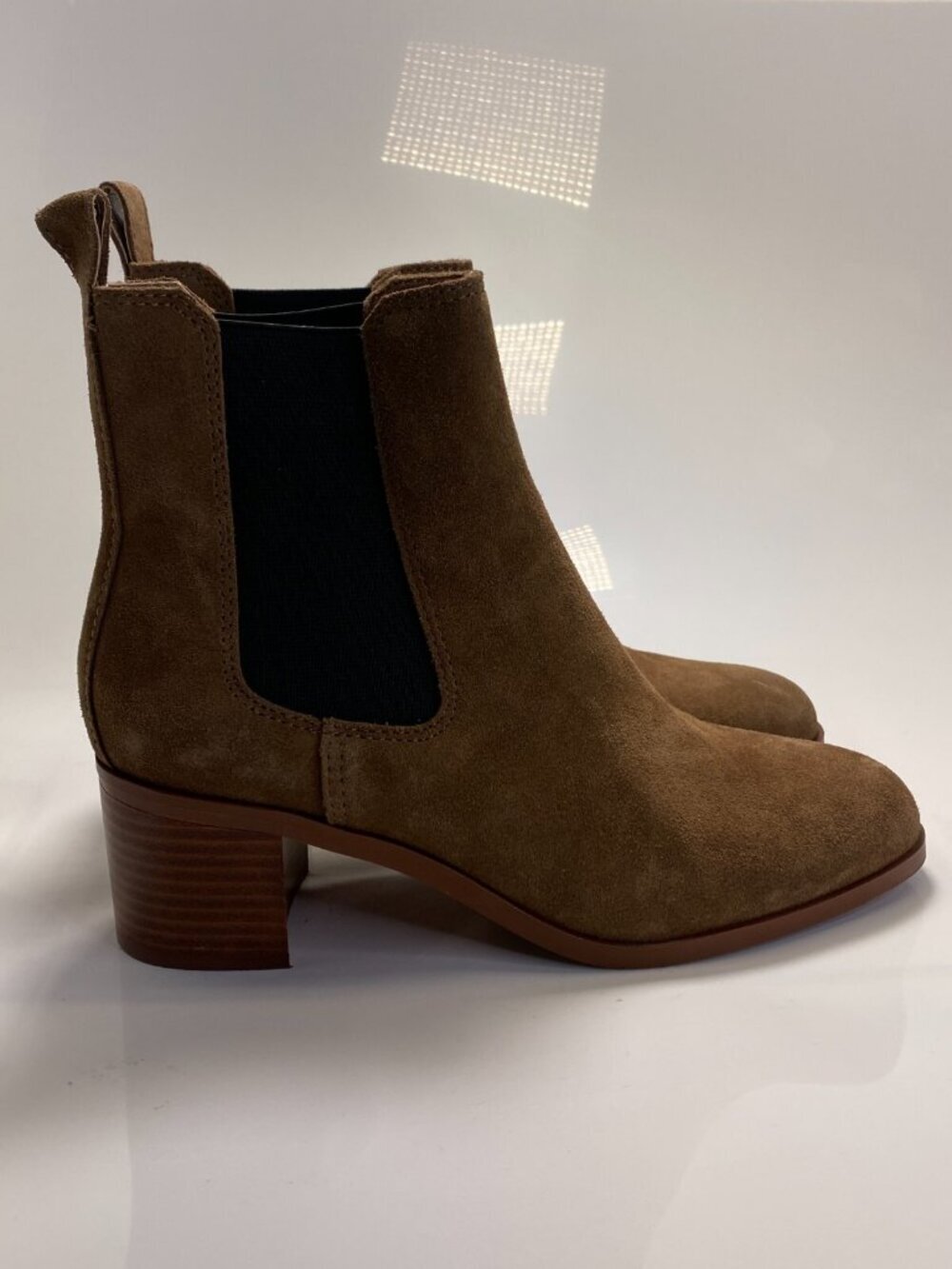 Steve Madden Women's Rhiannon Chelsea Cognac Suede Boot Sz 9